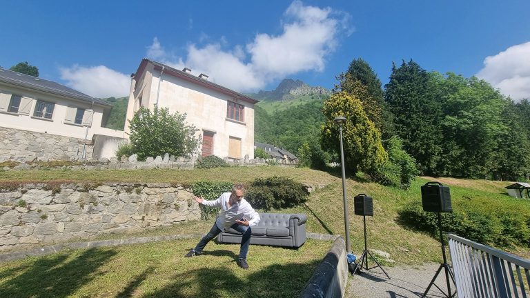Le Collectif décomposé ouvre les fenêtres et s'installe dans les jardins !