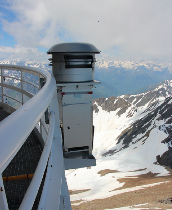 capteur de microplastique au Pic du Midi