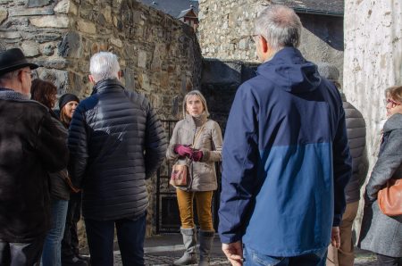 Le groupe devant l'église de Nestalas