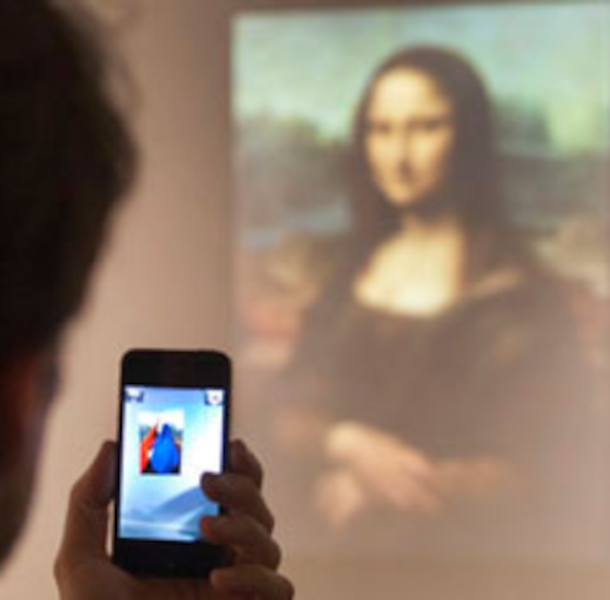 un smartphone et monalisa