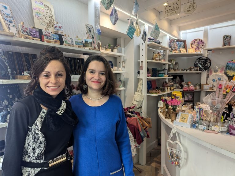 jessica et onana, propriétaire de la boutique 