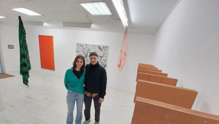 Photographie de Elias Hanselmann et Mallaury Thenier. 